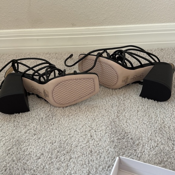 Jessica Simpson Strappy Pumps - Picture 5 of 7